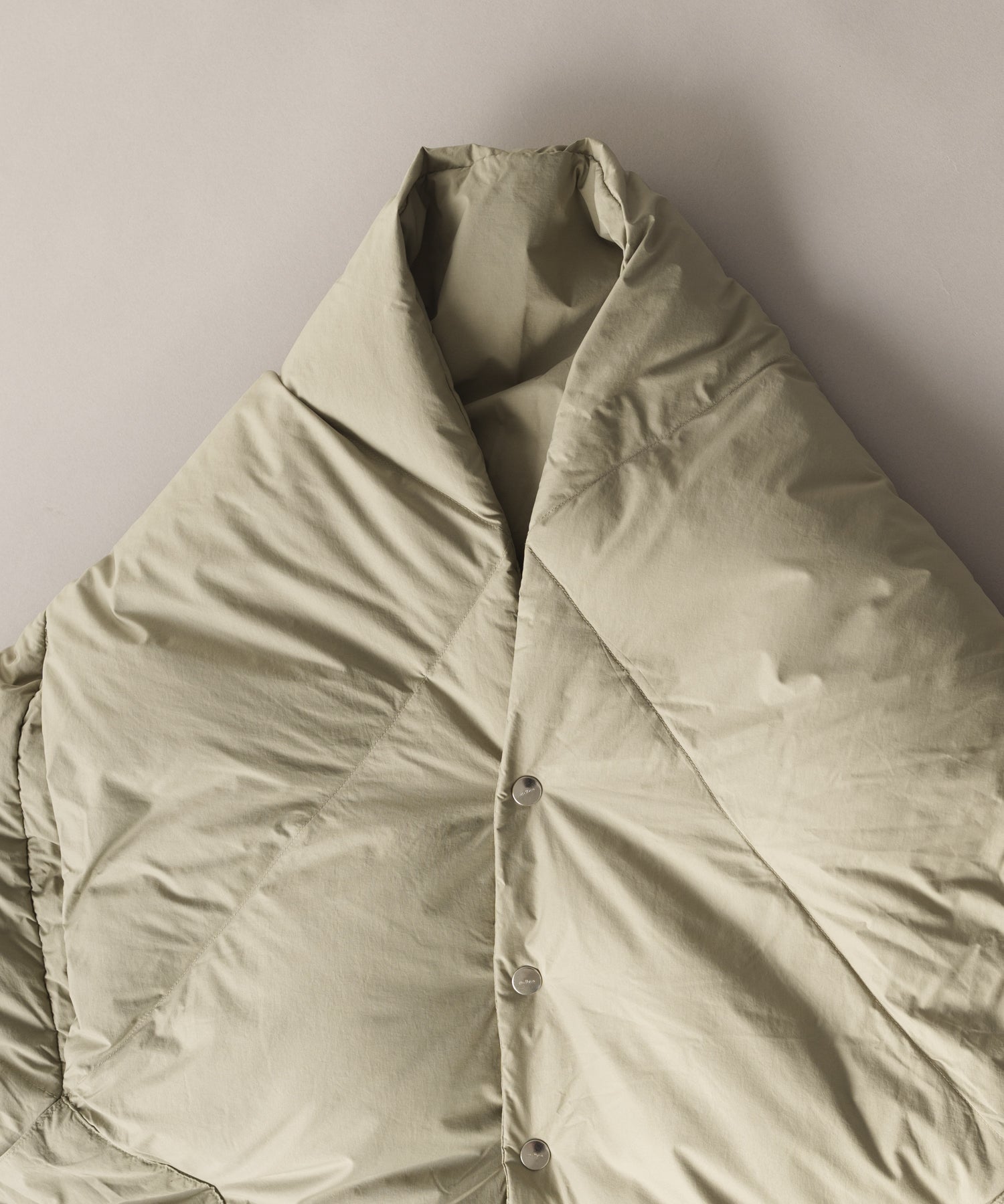 REVERSIBLE DOWN CAPE / FEW25WAC5349