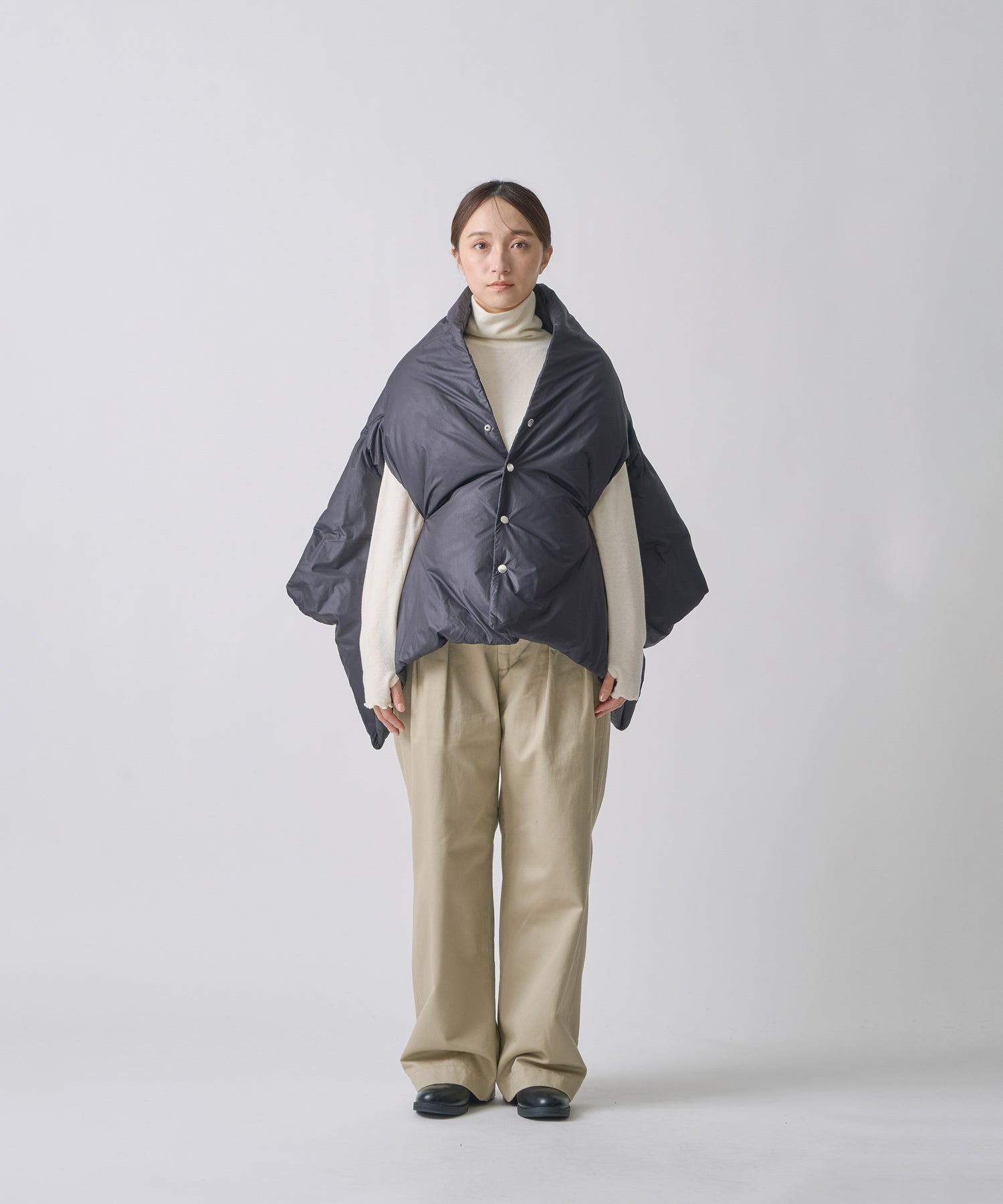 REVERSIBLE DOWN CAPE / FEW25WAC5349