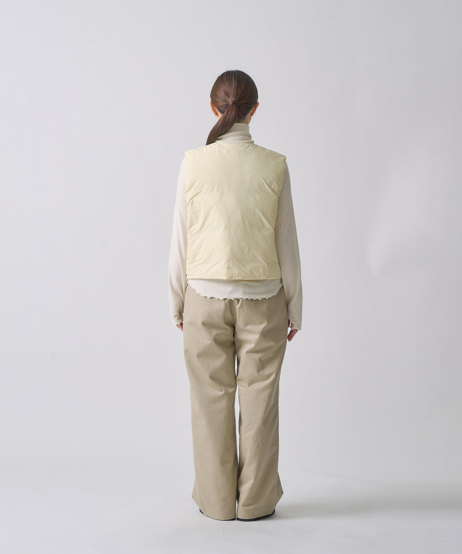 COLLARLESS DOWN VEST / FEW25WJK5351