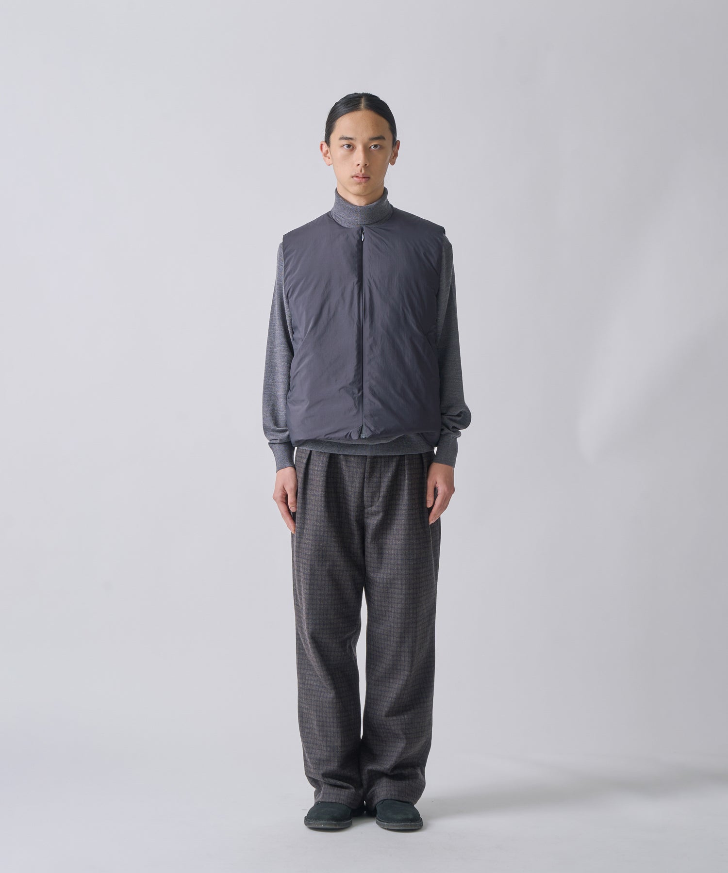 COLLARLESS DOWN VEST / FEW25WJK5351