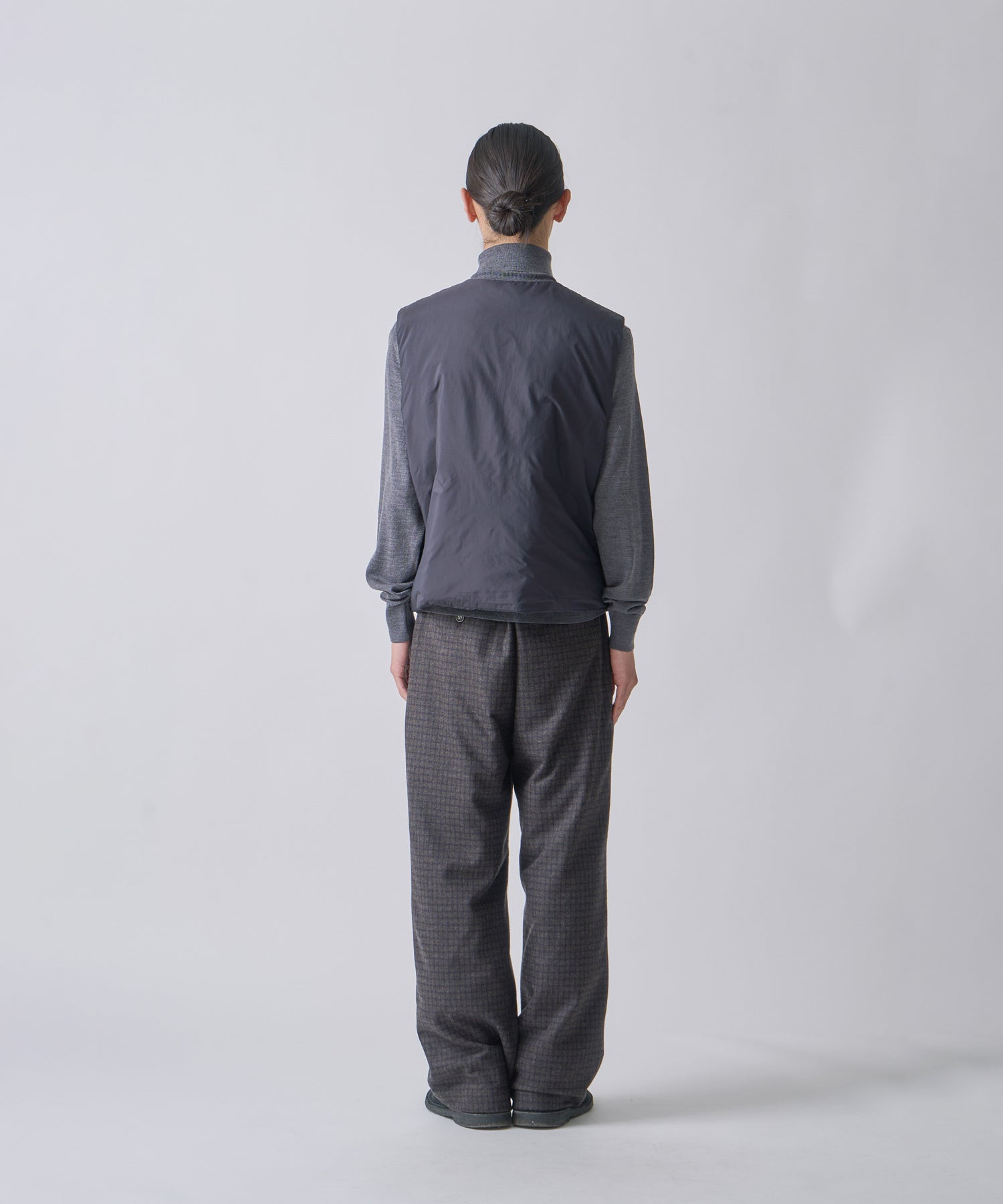 COLLARLESS DOWN VEST / FEW25WJK5351