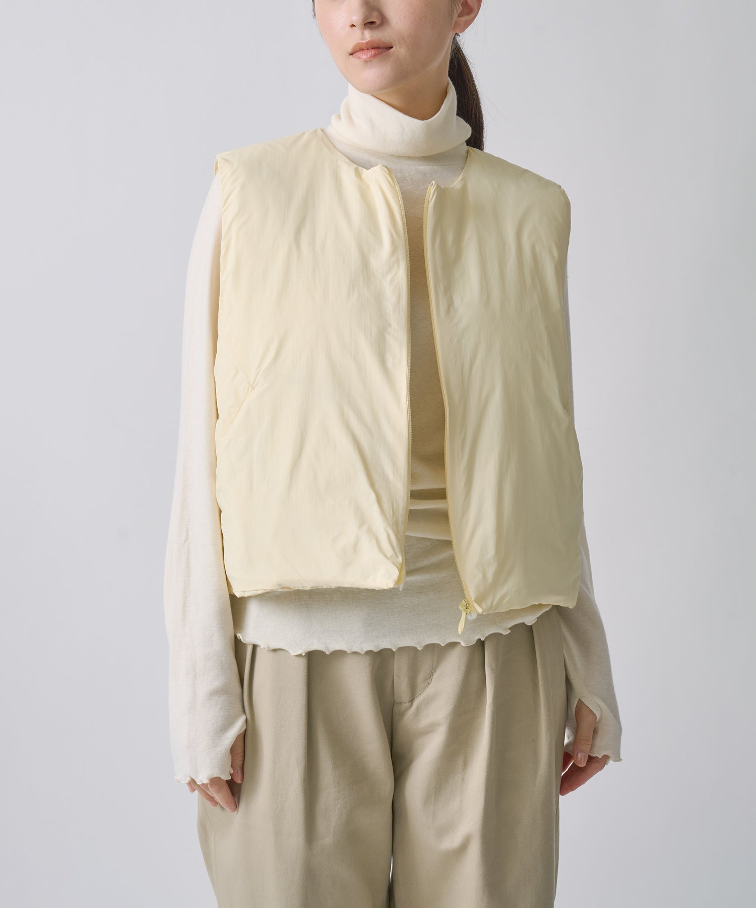 COLLARLESS DOWN VEST / FEW25WJK5351