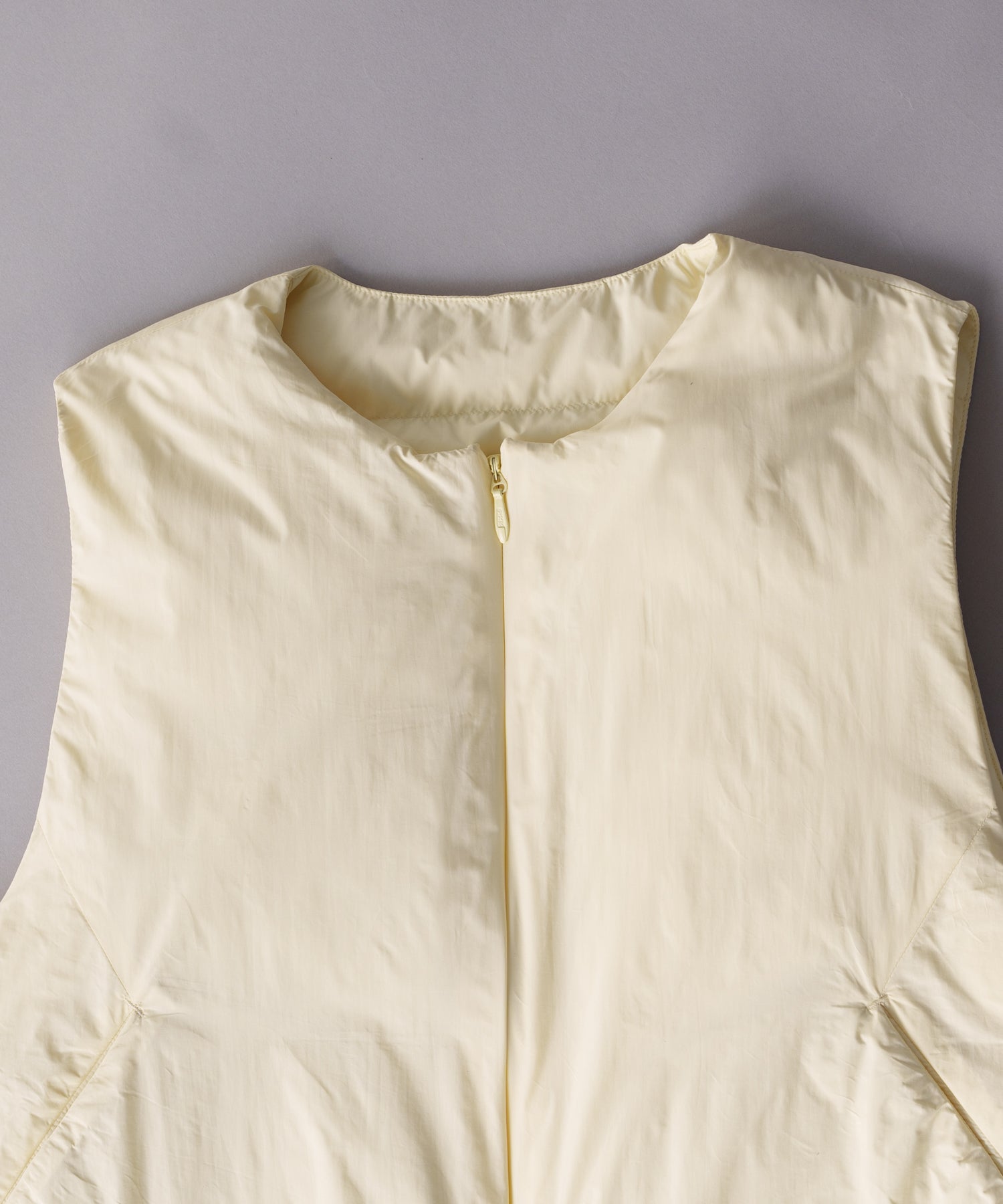 COLLARLESS DOWN VEST / FEW25WJK5351