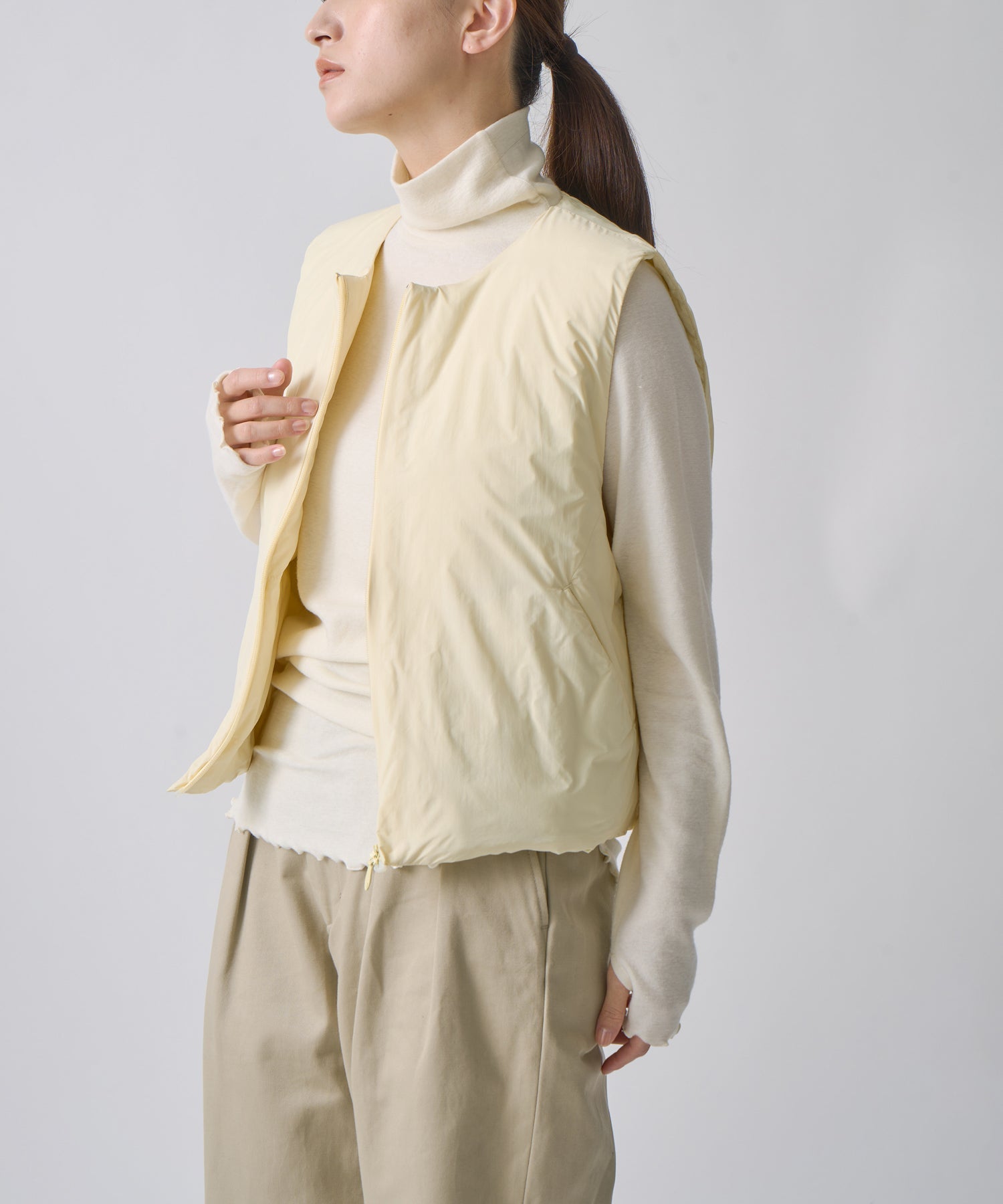 COLLARLESS DOWN VEST / FEW25WJK5351
